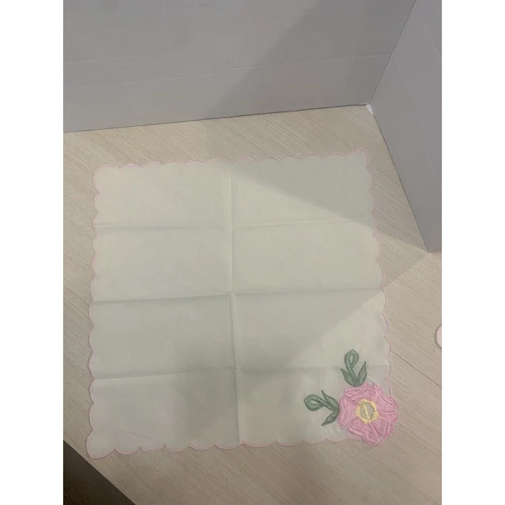 VINTAGE IVORY FLORAL EMBROIDERED NAPKINS -6 Pieces 15.5” X 15.5”